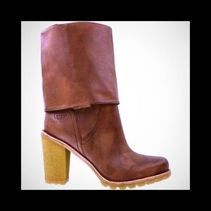 ♥️Uggs JosieII leather and convertible👢👢